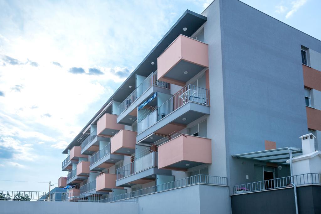Studio Teuta - Private Parking Сплит Экстерьер фото