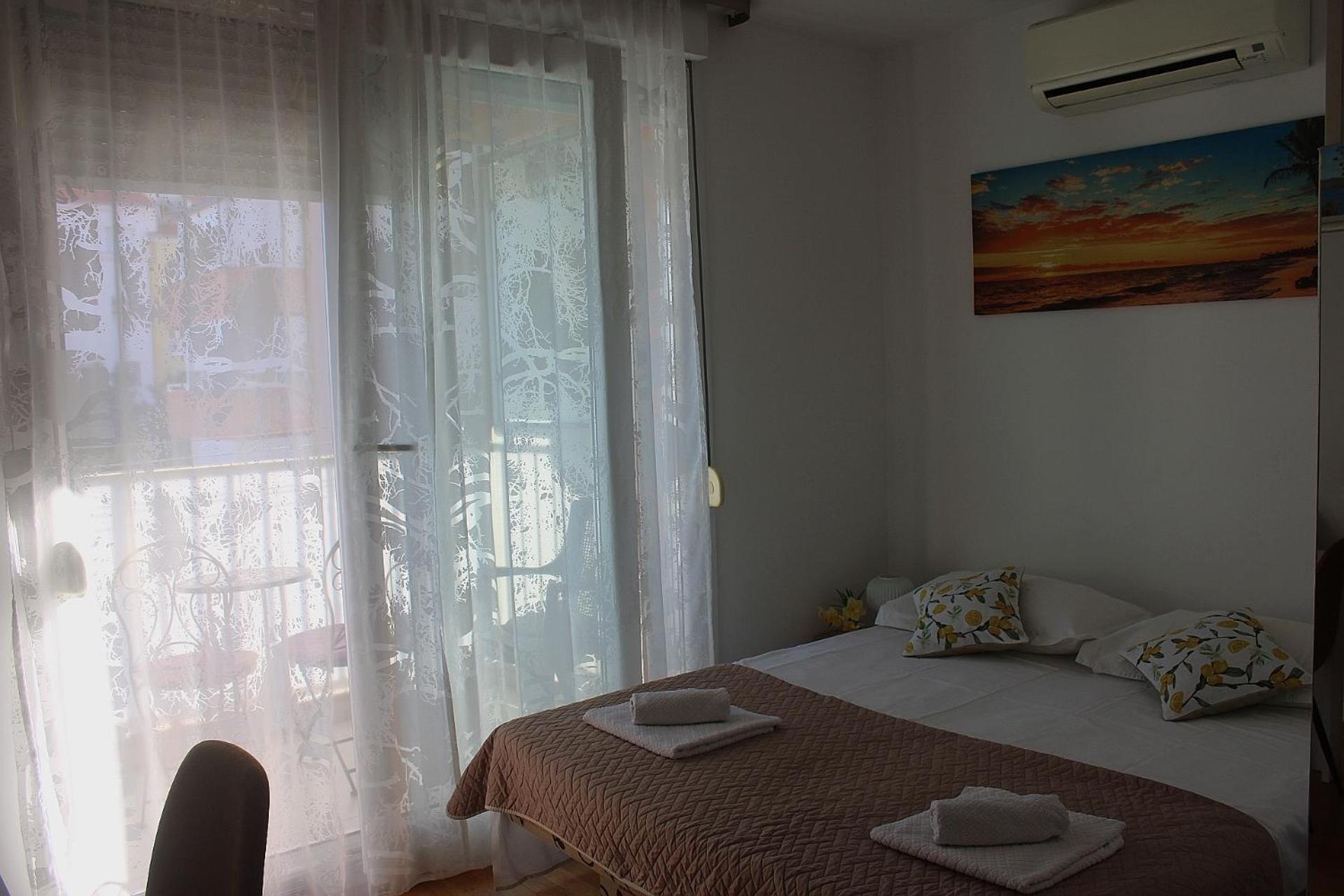 Studio Teuta - Private Parking Сплит Экстерьер фото